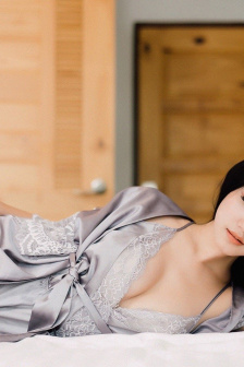 《年轻女教师3》电影